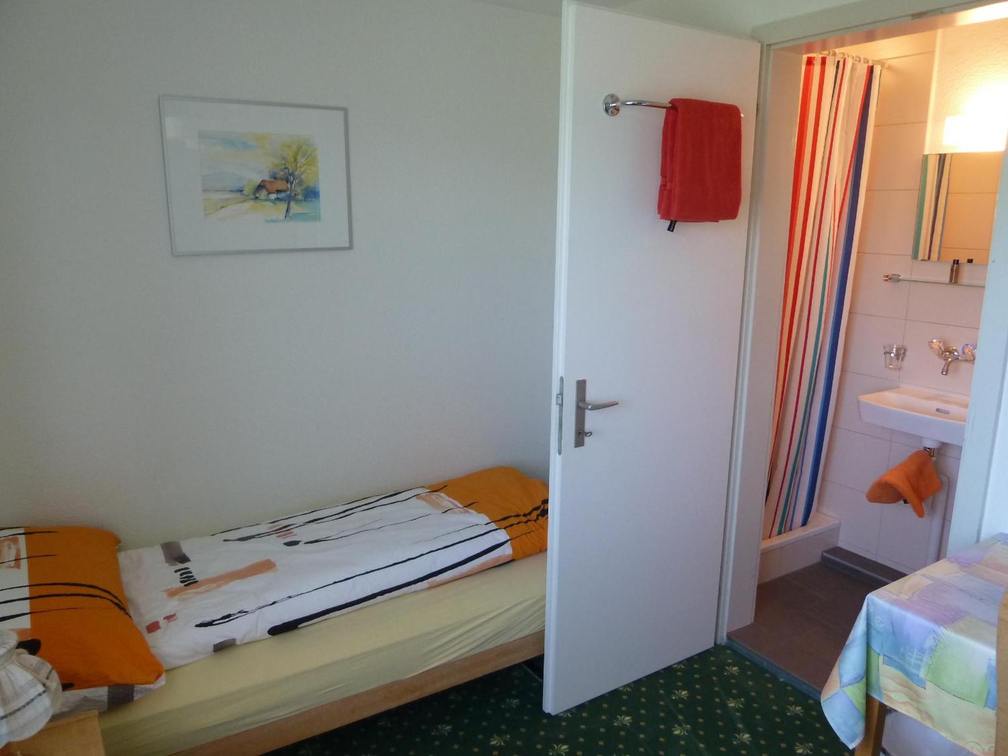 Hotel Restaurant Sunnmatt Aeschi Bei Spiez Exteriör bild