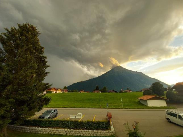 Hotel Restaurant Sunnmatt Aeschi Bei Spiez Exteriör bild