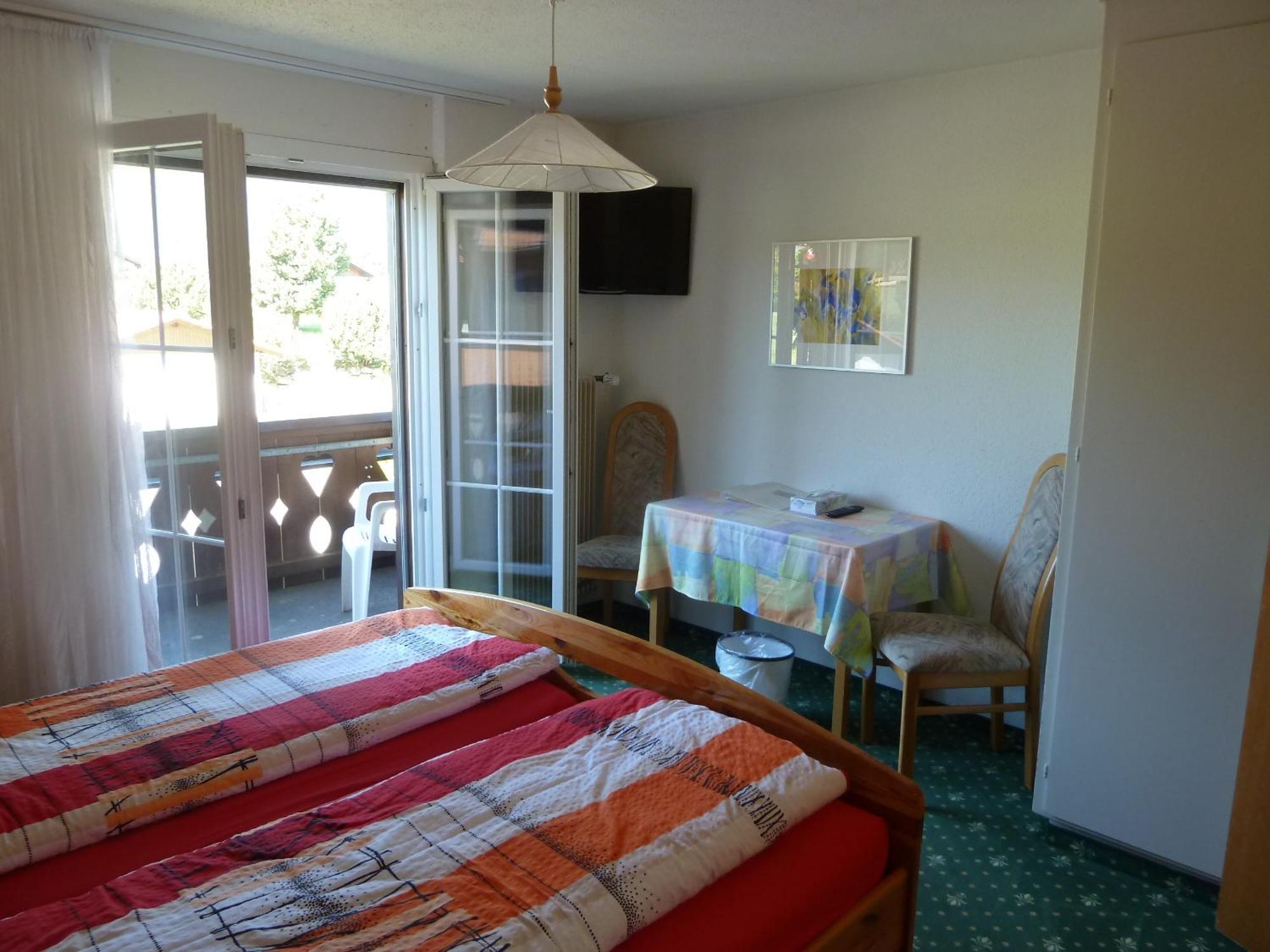 Hotel Restaurant Sunnmatt Aeschi Bei Spiez Exteriör bild