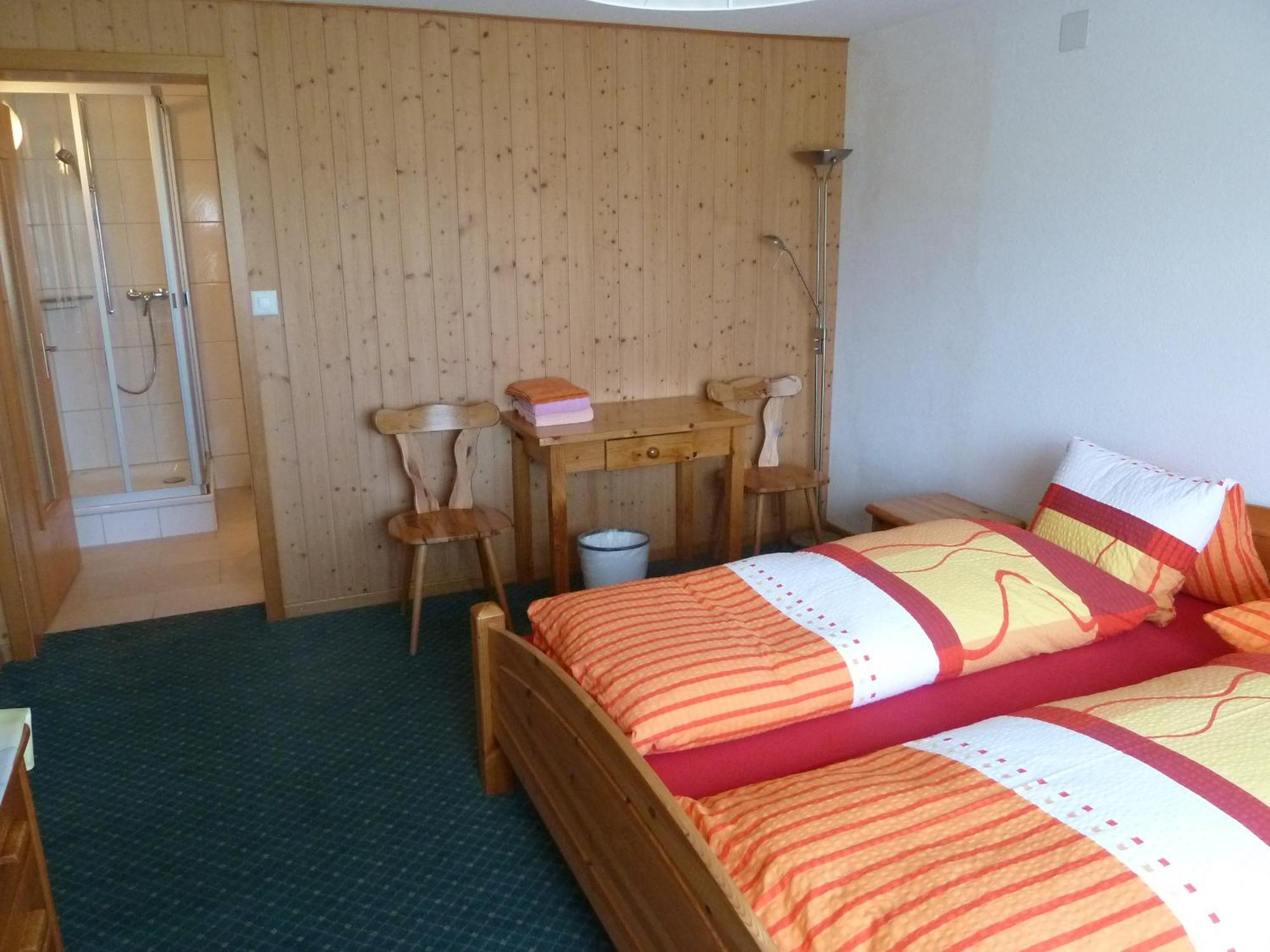 Hotel Restaurant Sunnmatt Aeschi Bei Spiez Exteriör bild