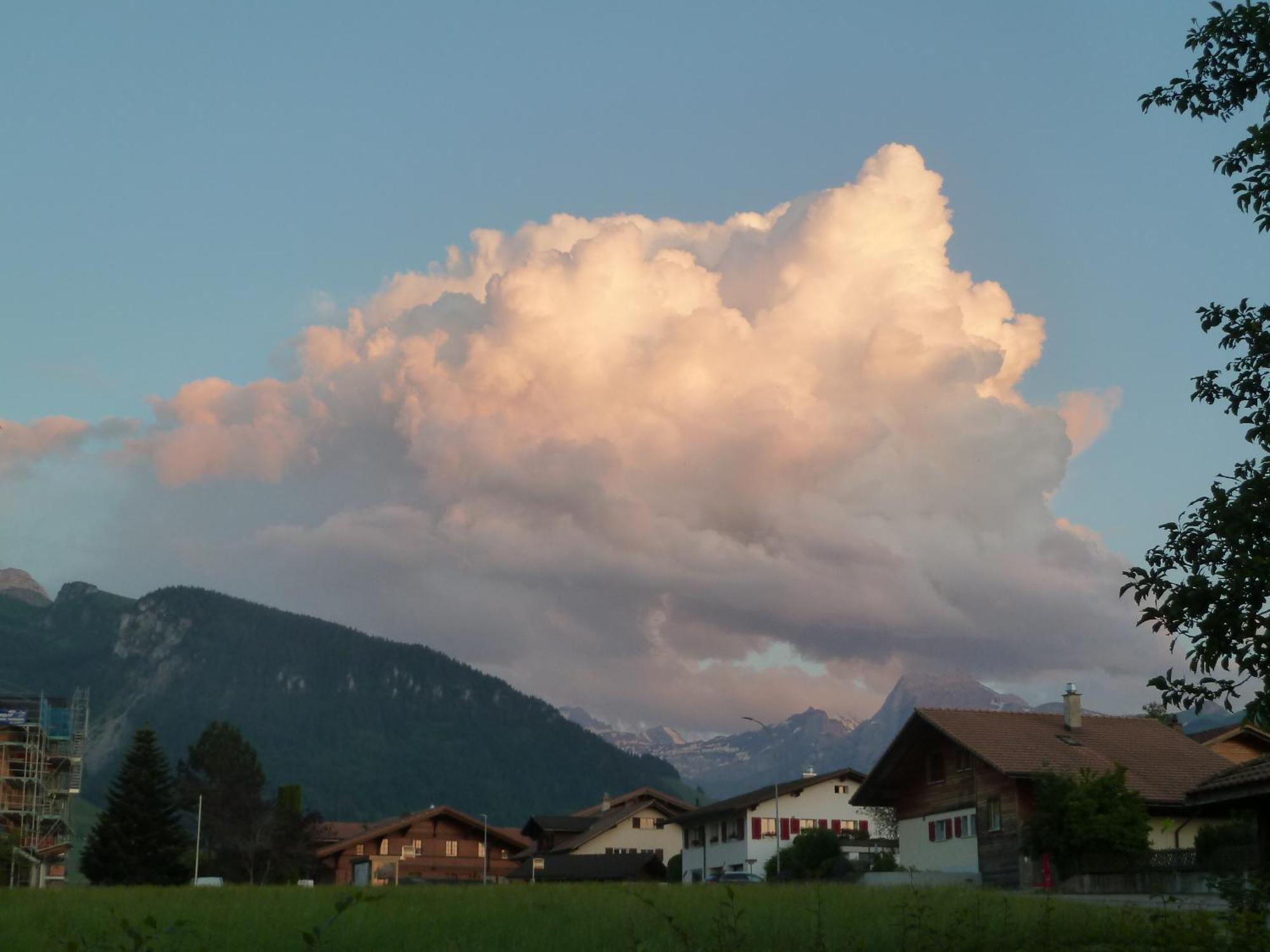 Hotel Restaurant Sunnmatt Aeschi Bei Spiez Exteriör bild
