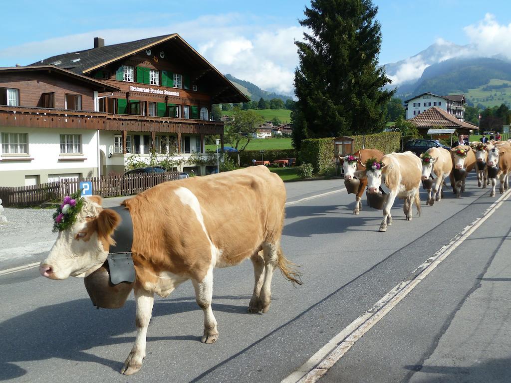 Hotel Restaurant Sunnmatt Aeschi Bei Spiez Exteriör bild